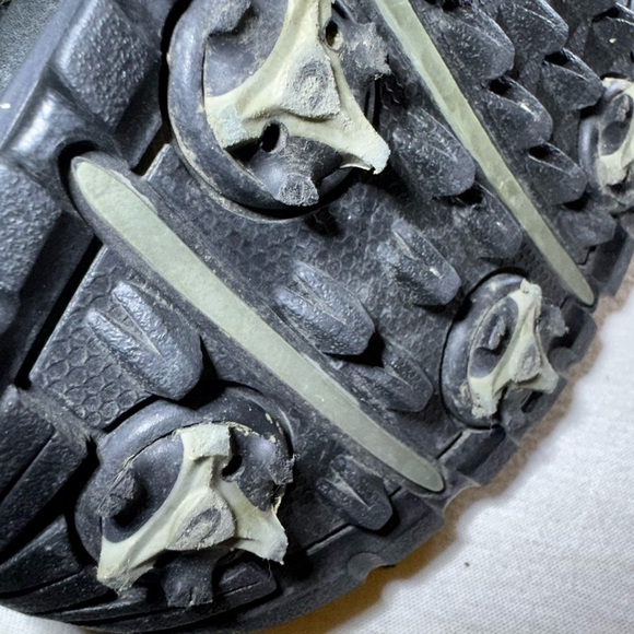 Nike Men's Black and Gray golf shoes - Picture 5 of 8